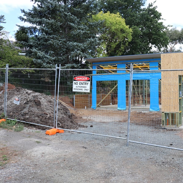 do you deliver and set up temporary fencing and what's the price for these services in Twin Falls Idaho